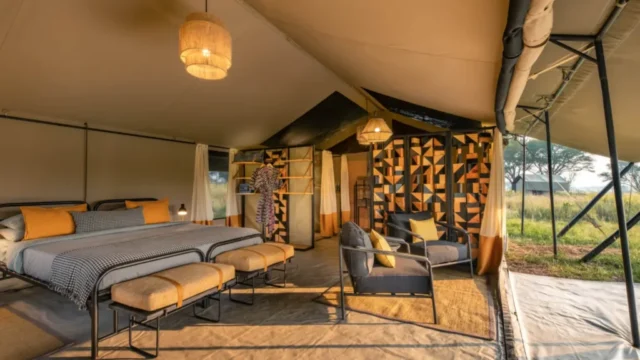Africa_Ubuntu-Migration-Camp_Double-Guest-tent-interior-1536×864.jpg